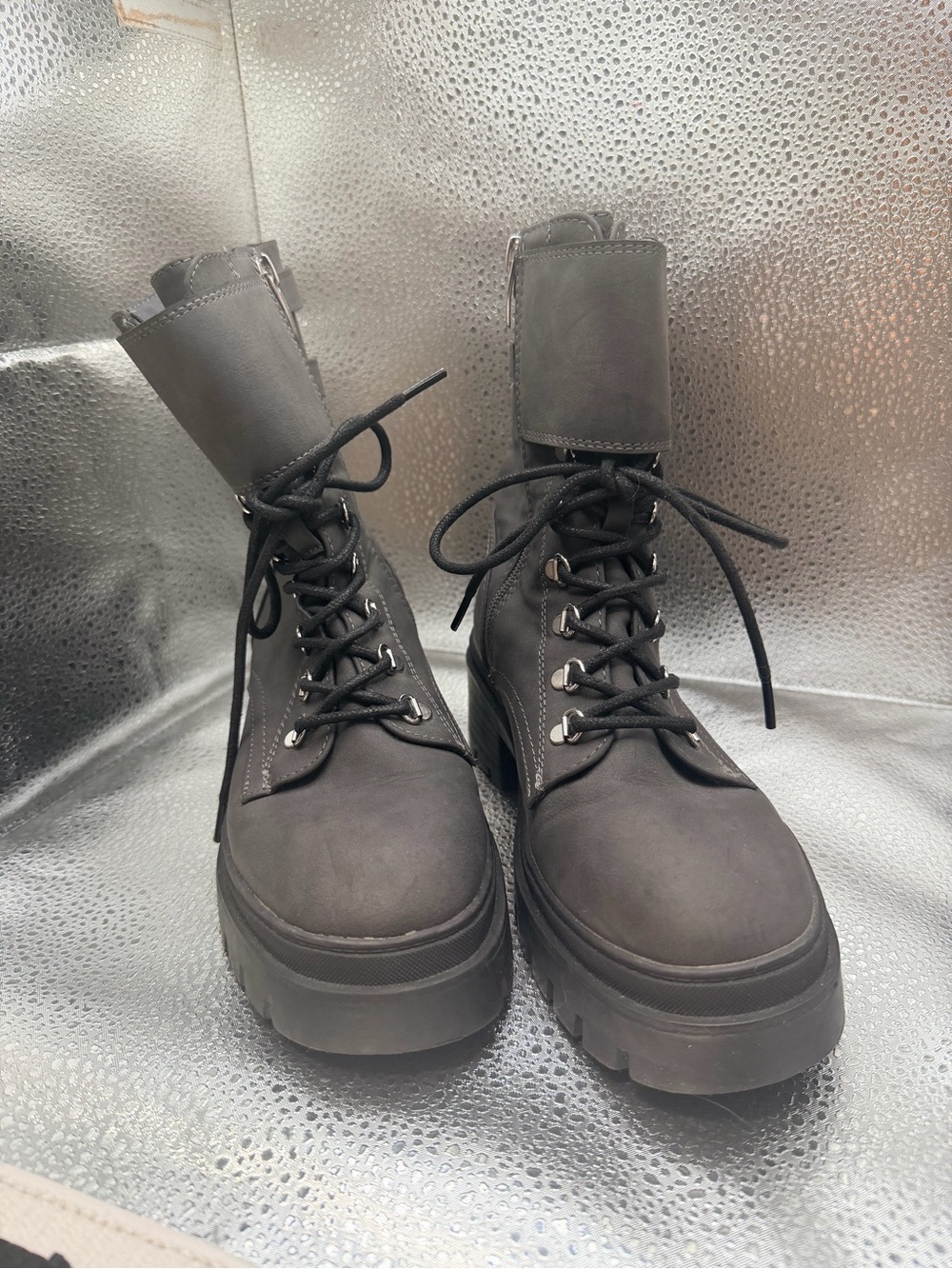 Nine West Womenโs Dark Grey Lace-Up Platform Combat Boots - Picture 2 of 5